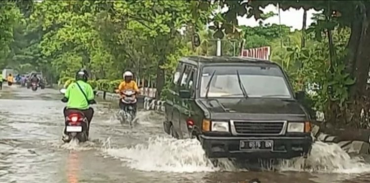 Sampit di Kepung Banjir