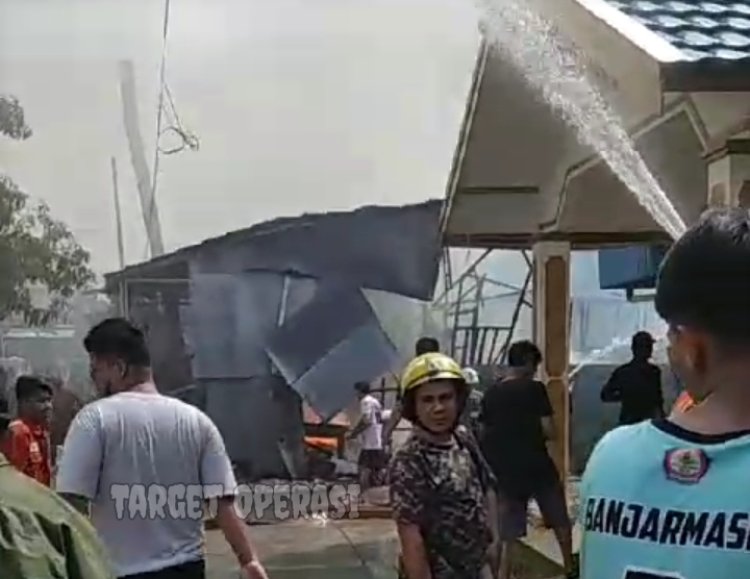 Kebakaran di Gang Limau Kelurahan Kebun Bunga Ludeskan Satu Bangunan Kosong
