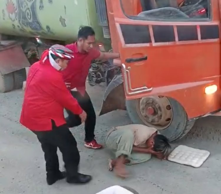 Brutal! Aksi Ajudan Bupati Kutai Barat Terekam Video Penumpang Bus Yang Berpapasan Dengan Rombongan Bupati
