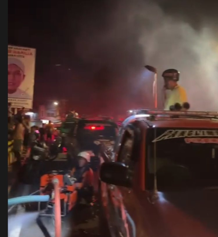 Menjelang Subuh Api Berkobar di Pengambangan, Banjarmasin