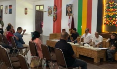 Warga Dayak Kalteng Dipukul Panglima Pajaji di SPBU km 12 Palangka Raya.  Pemicunya " Karena Tersinggung Ucapan Panglima Kon**l