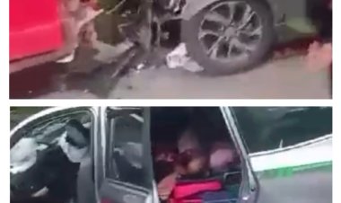 Lakalantas Ambulance Berplat Nomor Melawi Vs Truk di Jl Tayan - Pontianak